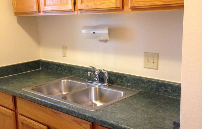 2 beds, 1 bath, 800 sqft, $1,019, Unit 8034 - 202