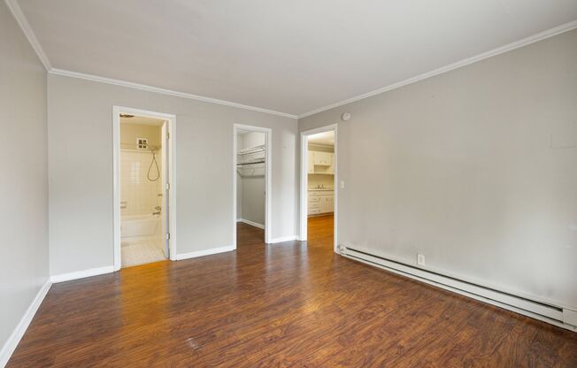 1 bed, 1 bath, $1,095, Unit B12