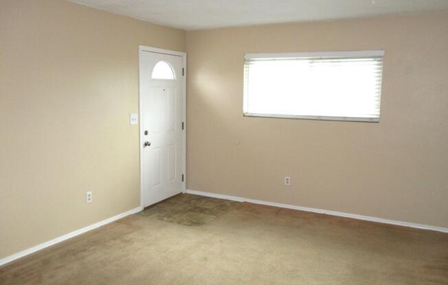 851 W CRESTWOOD AVE