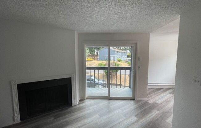 2 beds, 1 bath, 683 sqft, $1,450, Unit Unit 3