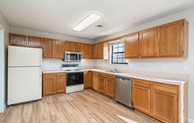 2 beds, 1.5 baths, $1,495, Unit 1