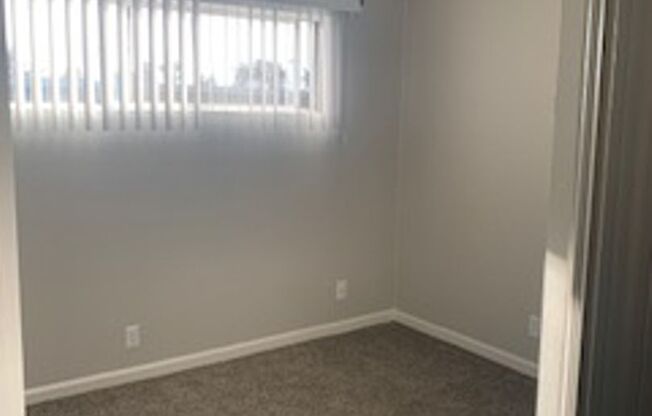 2 beds, 1 bath, 530 sqft, $2,695, Unit 032