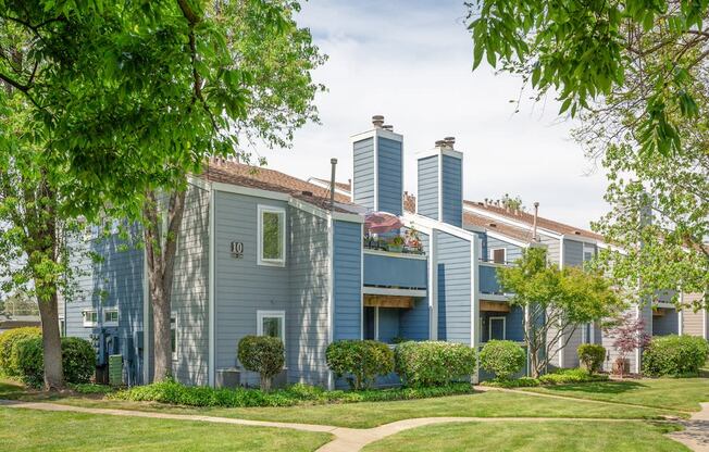 Green Space Walking Trails at Chesapeake Commons Apartments, Rancho Cordova, CA
