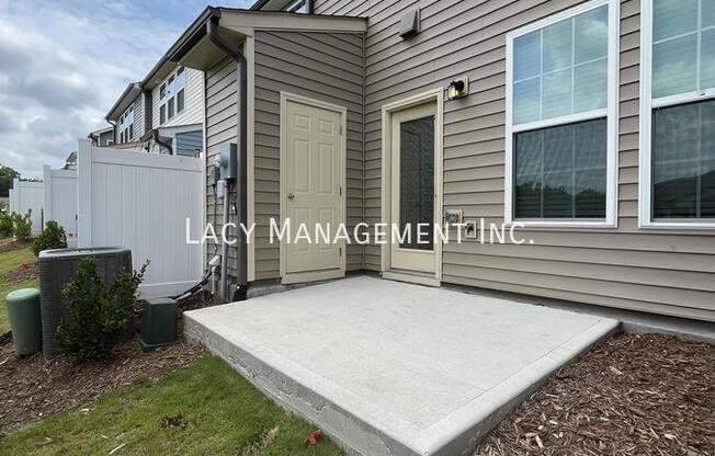 3 beds, 2.5 baths, 1,618 sqft, $1,975