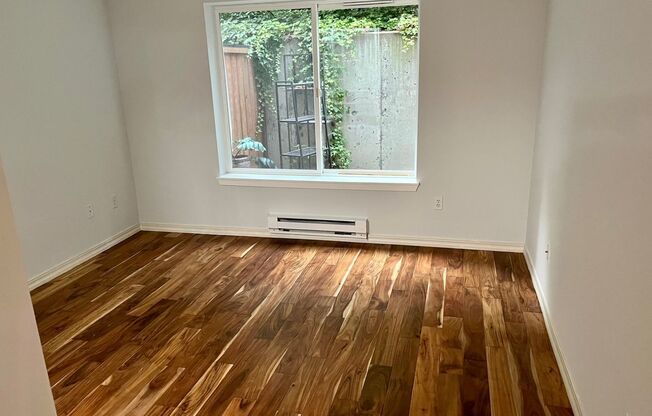 1 bed, 1 bath, $2,400