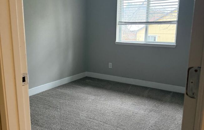 3 beds, 2.5 baths, 1,564 sqft, $2,350, Unit 04-101