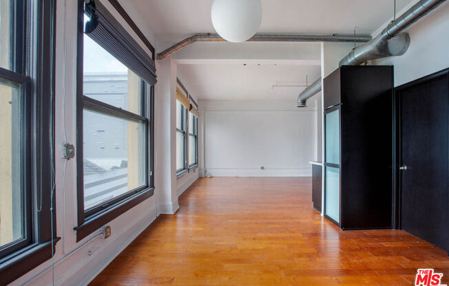 Studio, 1 bath, 760 sqft, $2,250, Unit 714