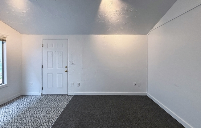 734 E 14 AVE