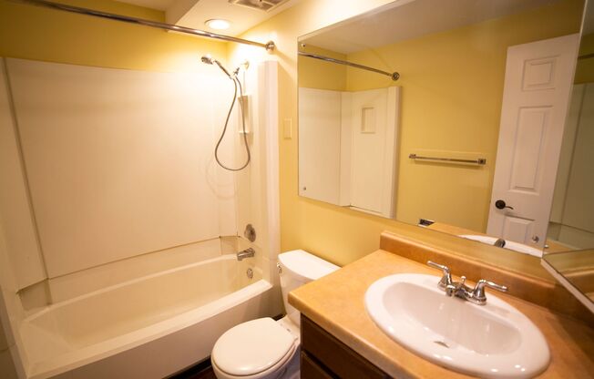 1 bed, 1 bath, 625 sqft, $1,460, Unit 207