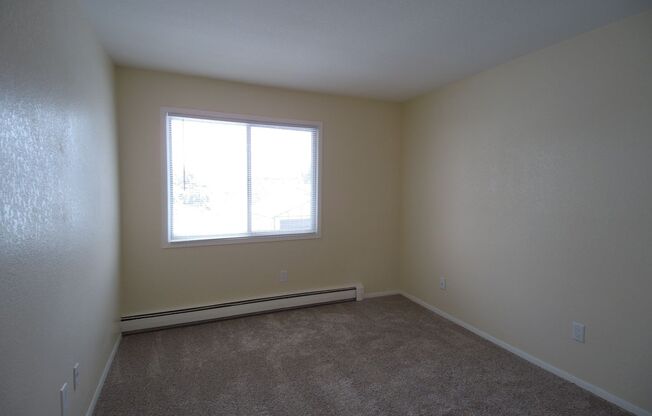 2 beds, 1 bath, 900 sqft, $1,255, Unit 4705 Indian Hills Dr., #14, Mount Pleasant, WI 53406