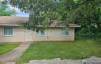 No Steps - 2/1 Duplex Near Hank Aaron Dr - Housing Vouchers Accepted