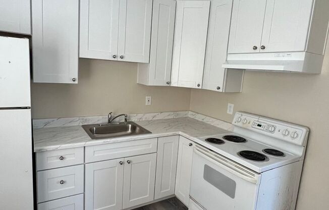 2 beds, 1 bath, 800 sqft, $2,450