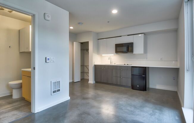 Studio, 1 bath, 283 sqft, $1,095, Unit 214 (IZ)