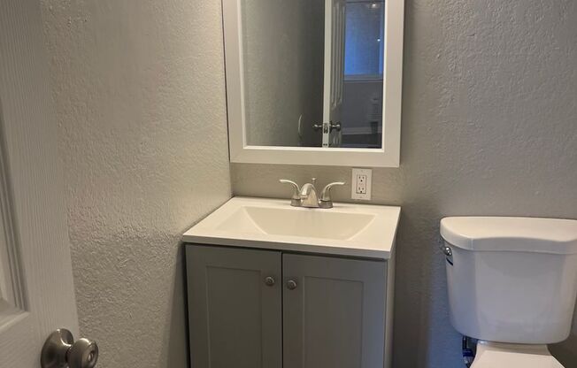 Studio, 1 bath, 400 sqft, $630, Unit 301