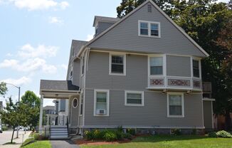 Charming Newly Renovated Victorian Apartments – Prime Location Near WPI and Elm Park