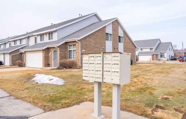 3 beds, 2.5 baths, 1,300 sqft, $1,999, Unit TH 2403-04