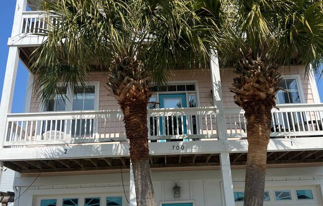 Carolina Beach - One Bedroom Apartment/Room - blocks from the beach!