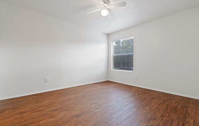 2 beds, 2 baths, $1,470, Unit D-7