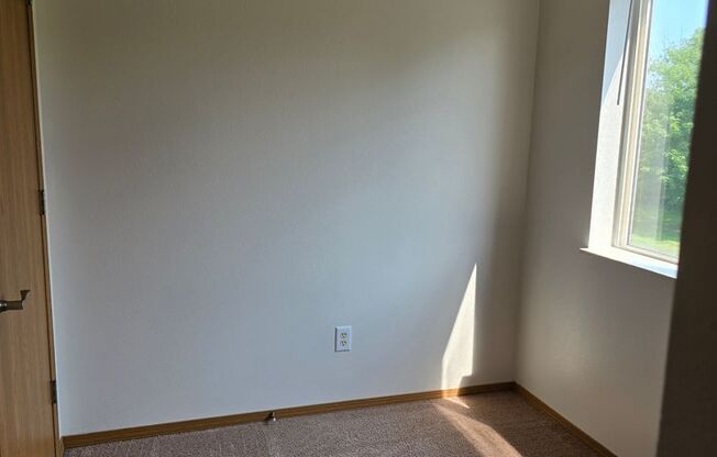 2 beds, 1 bath, 1,010 sqft, $1,279, Unit PL   2205