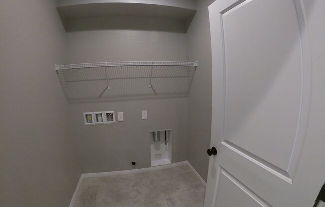 3 beds, 2.5 baths, $2,400