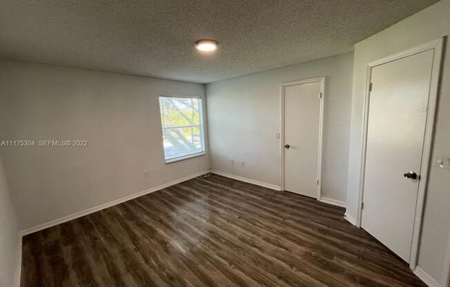 2 beds, 2 baths, $1,950, Unit Unit #128