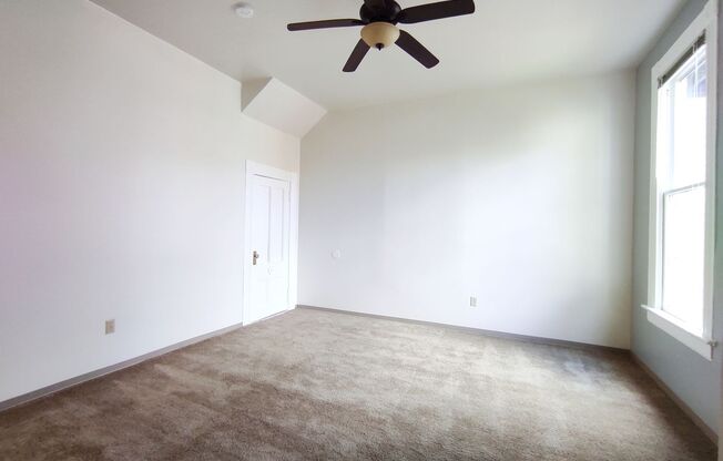 Studio, 1 bath, 575 sqft, $1,075