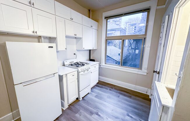 Studio, 1 bath, 180 sqft, $999