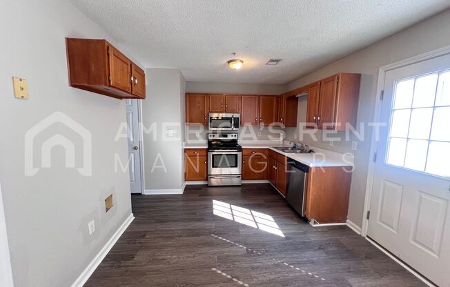 2 beds, 2 baths, $1,400