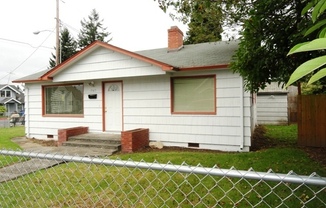 Lovely 2 bedroom home in Tacoma!