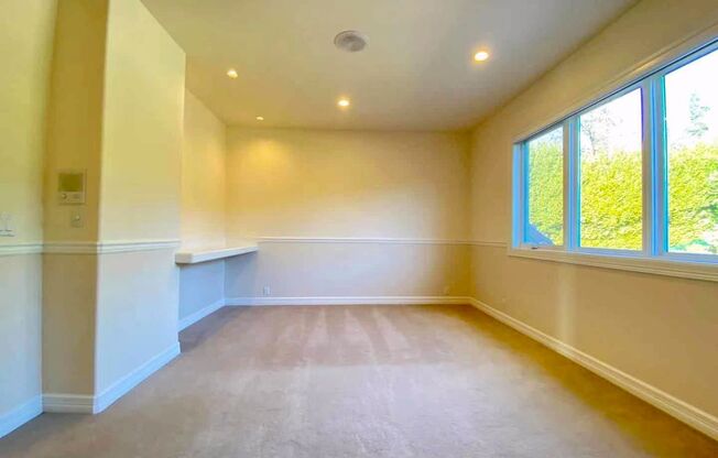 6 beds, 5.5 baths, $9,000