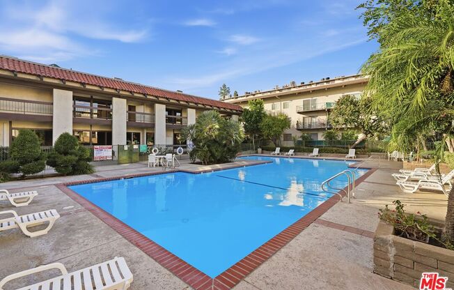 2 beds, 2 baths, 990 sqft, $2,395, Unit G111