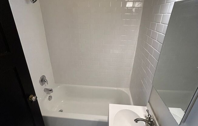 Studio, 1 bath, 370 sqft, $895, Unit A-39