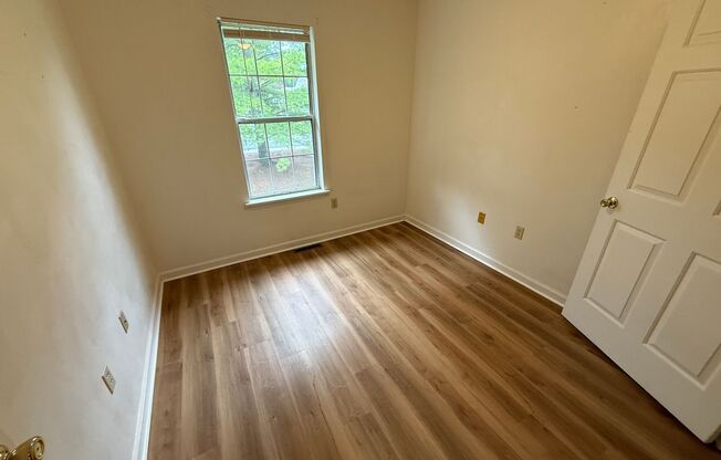 4 beds, 2.5 baths, $2,100, Unit Whole