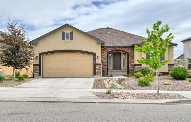 Beautiful Rancher in Wolf Ranch