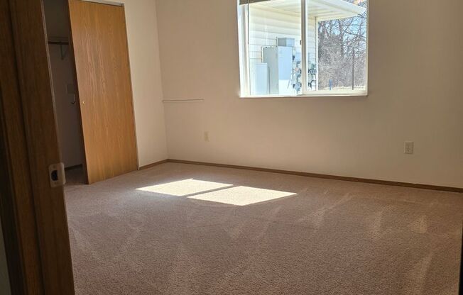 2 beds, 1 bath, 850 sqft, $1,259, Unit PL   7507