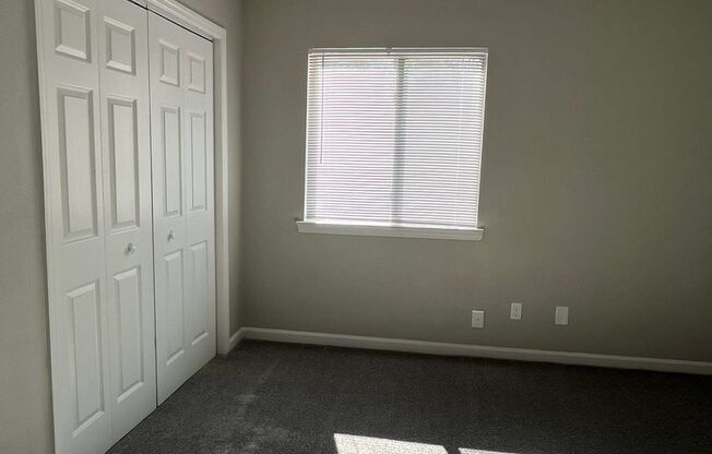 1 bed, 1 bath, 665 sqft, $1,000, Unit 77