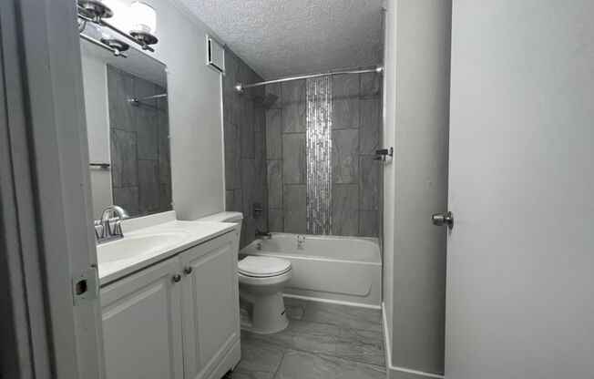 1 bed, 1 bath, 576 sqft, $935