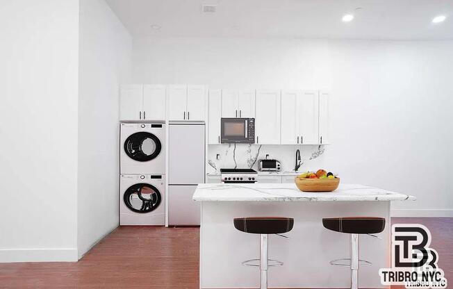 2 beds, 2 baths, $6,995, Unit 1