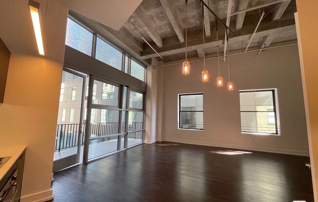 1 bed, 1 bath, 807 sqft, $2,712, Unit 1115