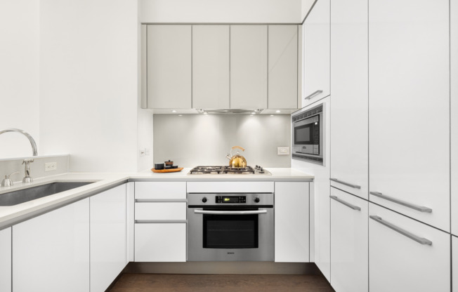 1 bed, 1 bath, 855 sqft, $5,500, Unit 5P