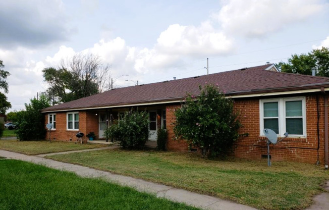 1629 E CROWLEY
