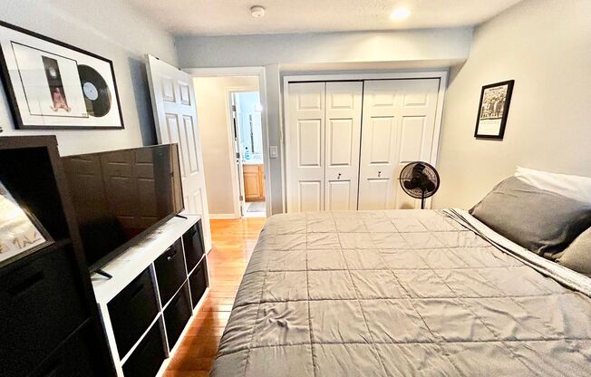 2 beds, 1 bath, 736 sqft, $2,530, Unit 21