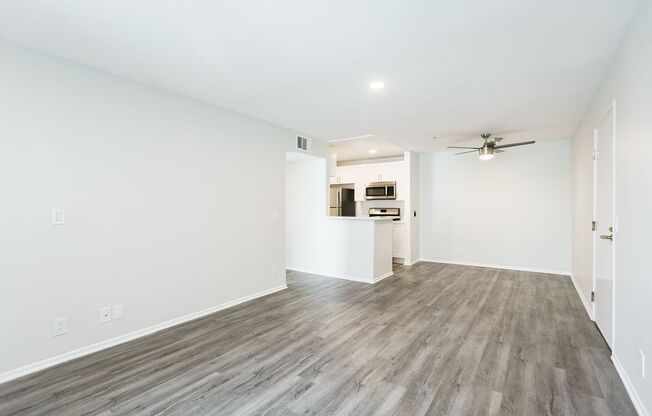 2 beds, 2 baths, 850 sqft, $2,598, Unit 102