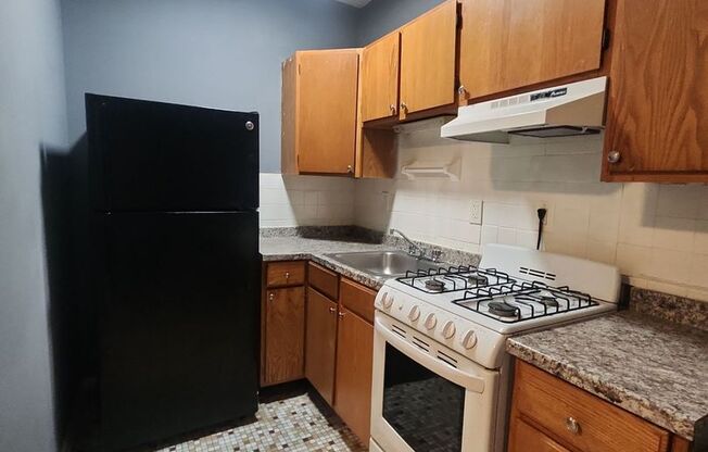 1 bed, 1 bath, $1,050, Unit 2C