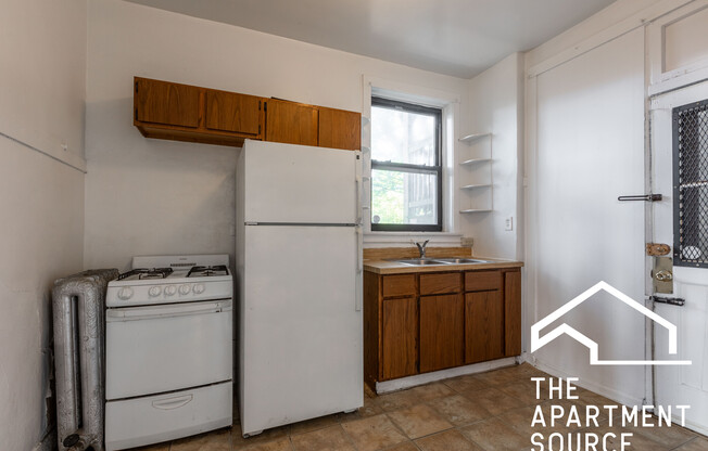 2424 N SAWYER