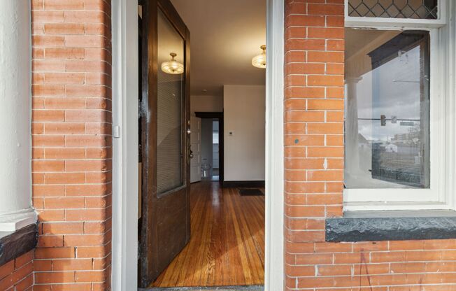 $1k OFF SPECIAL Charming 4 Bed 4 Bath Renovated Townhome Near Downtown Denver – Available Now!