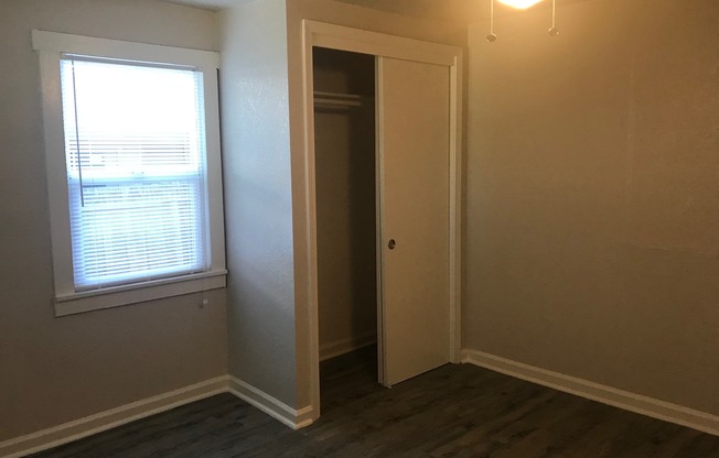 2 beds, 1 bath, $1,375