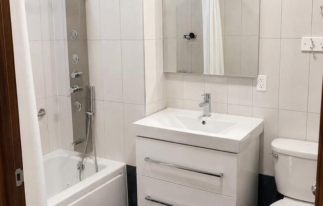 2 beds, 1 bath, 800 sqft, $3,500, Unit 6D