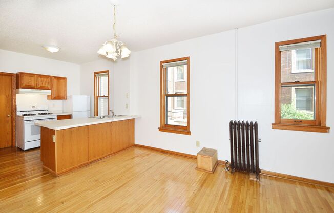 2 beds, 2 baths, 950 sqft, $1,400, Unit 10 - 110