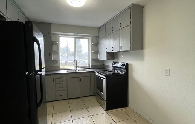 3 beds, 1 bath, 1,000 sqft, $1,595, Unit 1